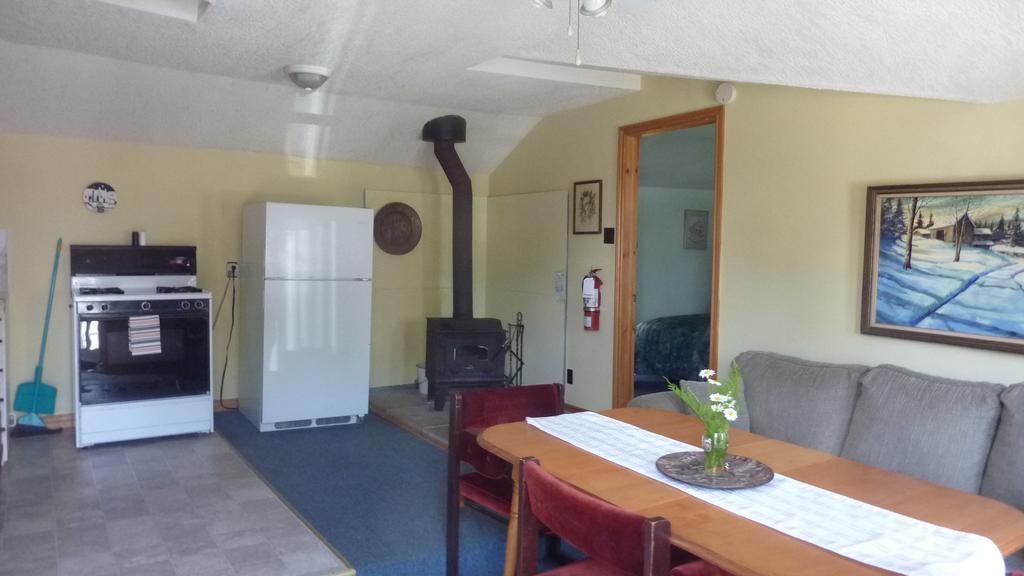 Silver Springs Cottage Resort Harcourt Exterior foto